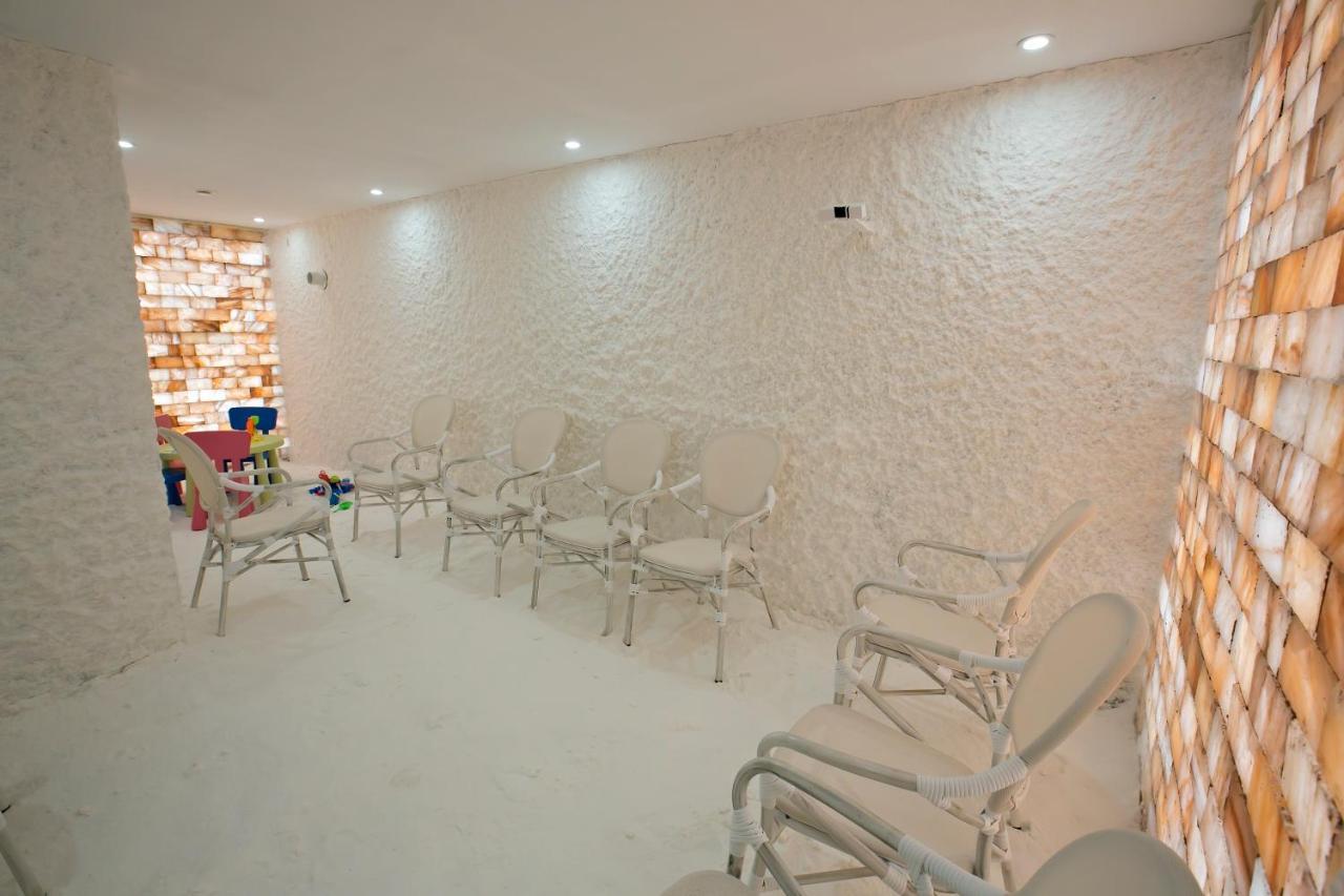 Royal Grand Hotel And Spa Kavarna ภายนอก รูปภาพ