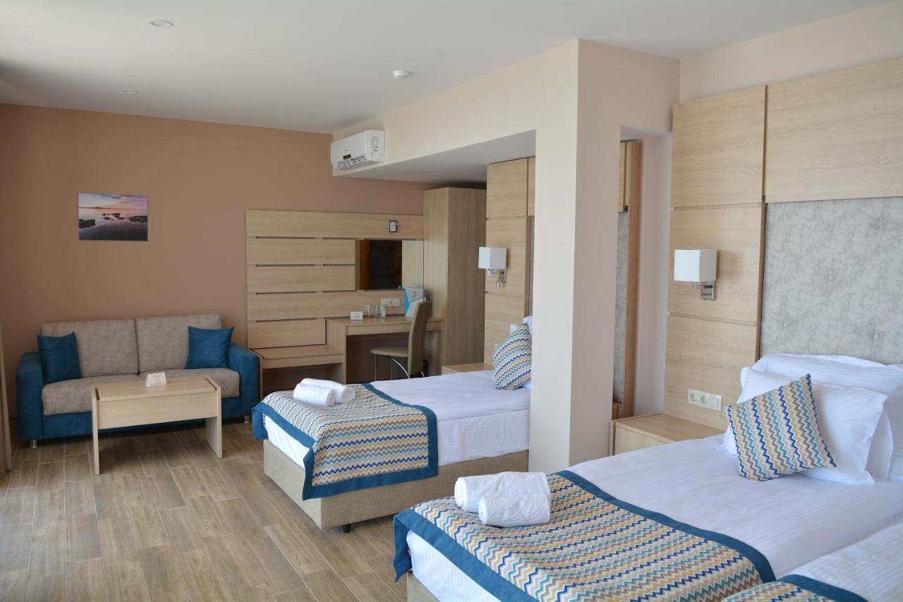 Royal Grand Hotel And Spa Kavarna ภายนอก รูปภาพ